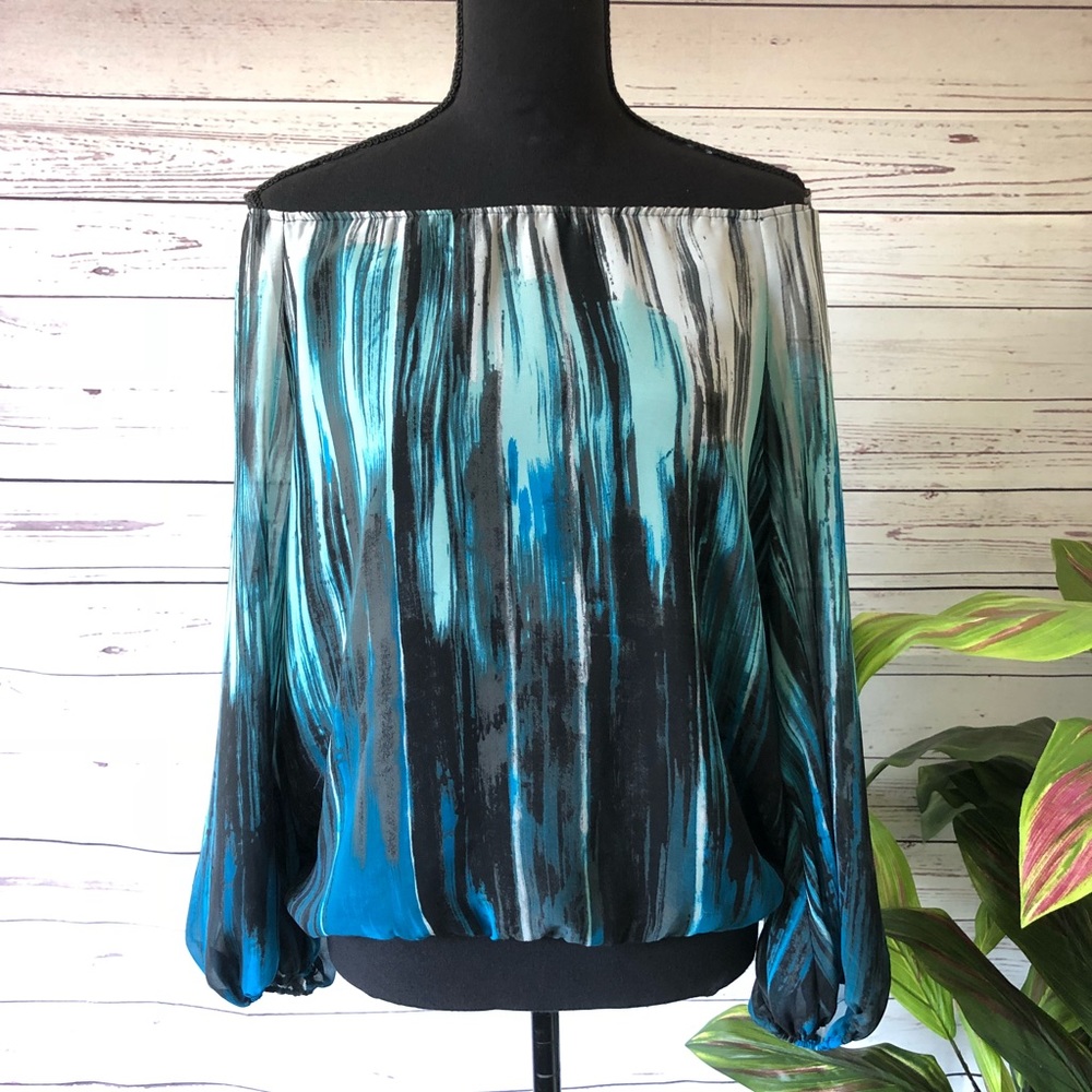 VINCE CAMUTO •Tie dye Off Shoulder Top